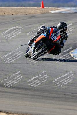 media/Jan-09-2022-SoCal Trackdays (Sun) [[2b1fec8404]]/Turns 9 and 8 (920am)/